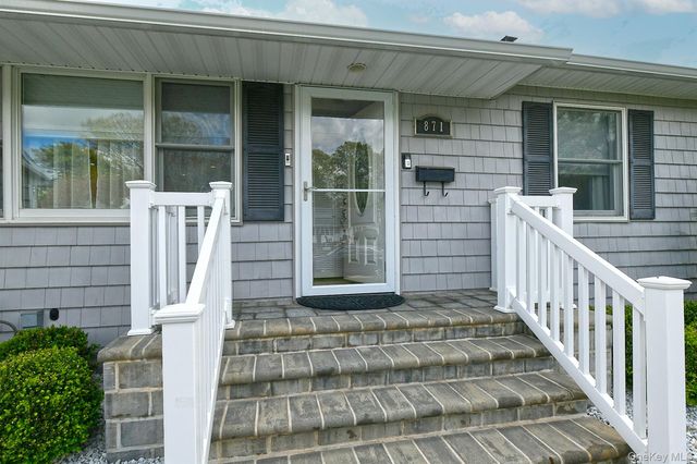 871 Pineneck Road, Seaford, NY 11783