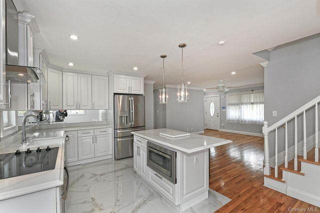 871 Pineneck Road, Seaford, NY 11783