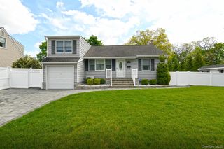 871 Pineneck Road, Seaford, NY 11783