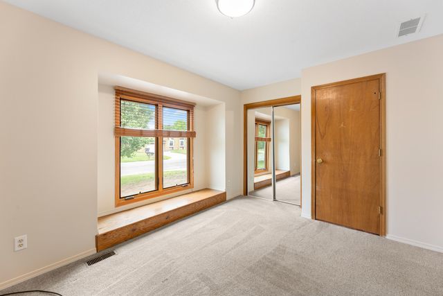 2316 S Linden Cir, Wichita, KS 67207