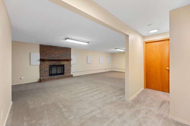 2316 S Linden Cir, Wichita, KS 67207