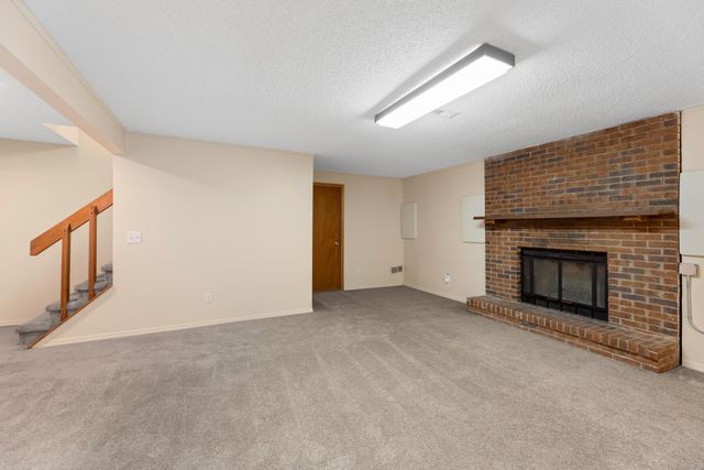 2316 S Linden Cir, Wichita, KS 67207