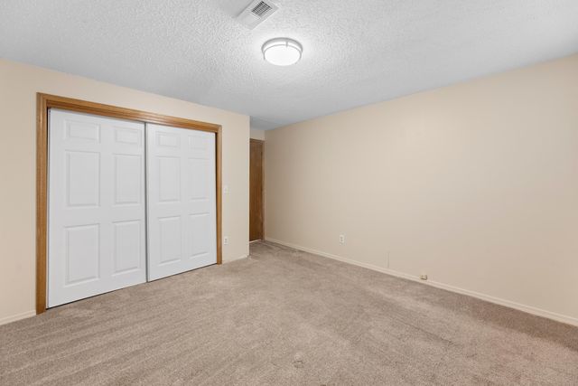 2316 S Linden Cir, Wichita, KS 67207