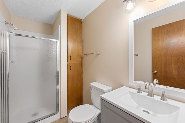 2316 S Linden Cir, Wichita, KS 67207