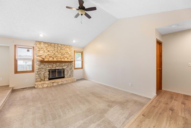 2316 S Linden Cir, Wichita, KS 67207