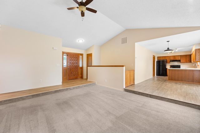 2316 S Linden Cir, Wichita, KS 67207