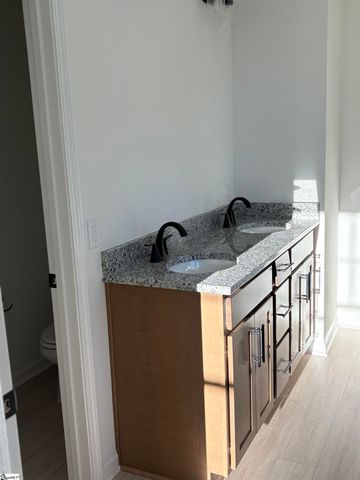 5077 Sunnycreek Drive, Boiling Springs, SC 29316