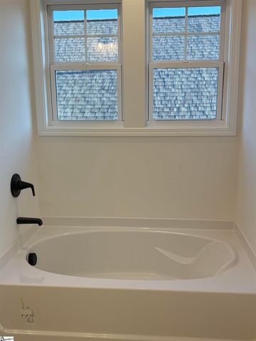 5077 Sunnycreek Drive, Boiling Springs, SC 29316