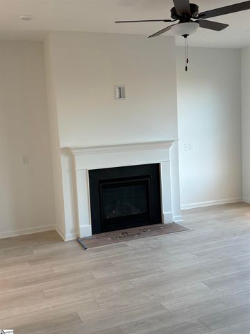 5077 Sunnycreek Drive, Boiling Springs, SC 29316