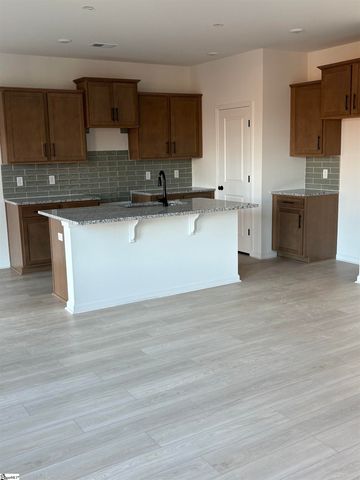 5077 Sunnycreek Drive, Boiling Springs, SC 29316