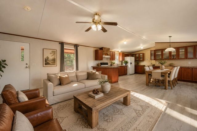 6493 Pappas Road, Waller, TX 77484