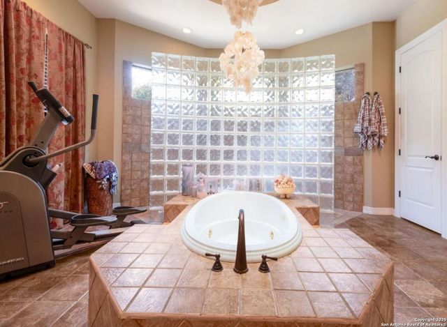 10402 Oak Forest, New Braunfels, TX 78132