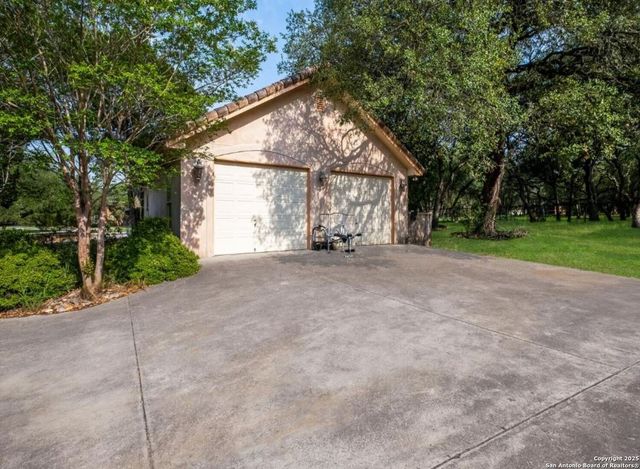 10402 Oak Forest, New Braunfels, TX 78132