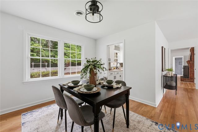 110 Hampton Dr, Colonial Heights, VA 23834