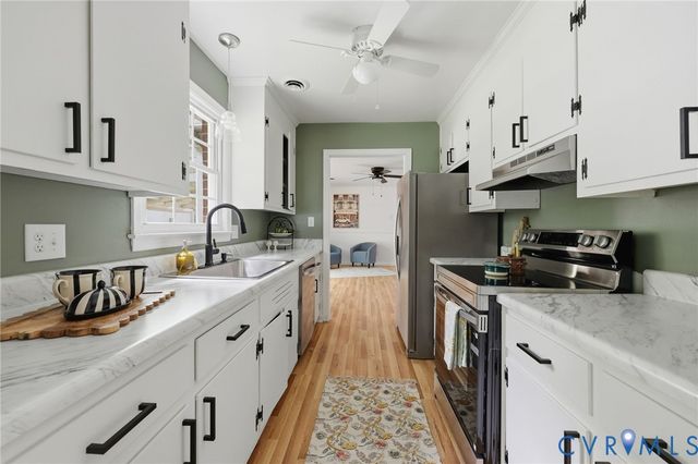 110 Hampton Dr, Colonial Heights, VA 23834
