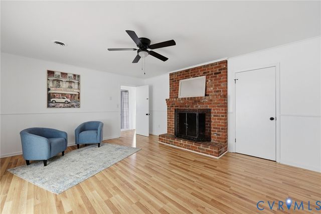 110 Hampton Dr, Colonial Heights, VA 23834