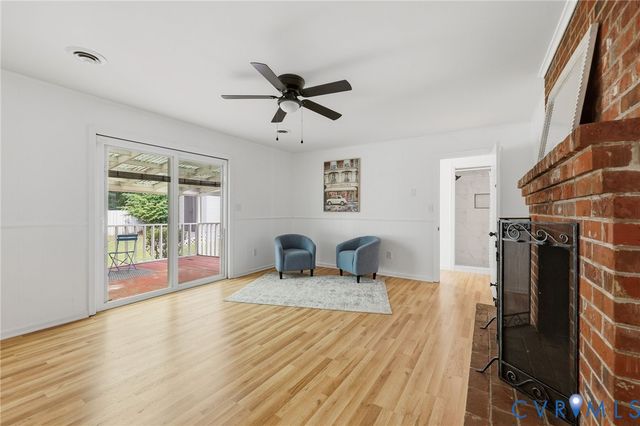 110 Hampton Dr, Colonial Heights, VA 23834