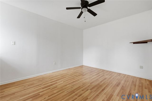 110 Hampton Dr, Colonial Heights, VA 23834