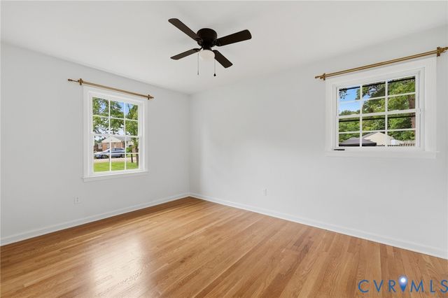 110 Hampton Dr, Colonial Heights, VA 23834