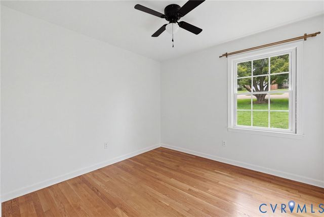 110 Hampton Dr, Colonial Heights, VA 23834