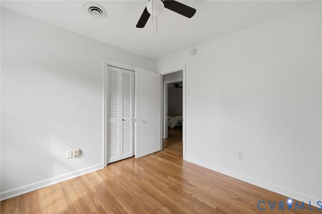 110 Hampton Dr, Colonial Heights, VA 23834