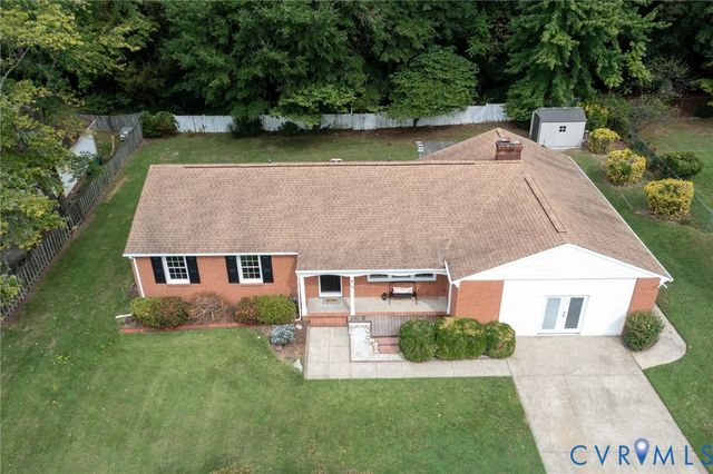 110 Hampton Dr, Colonial Heights, VA 23834