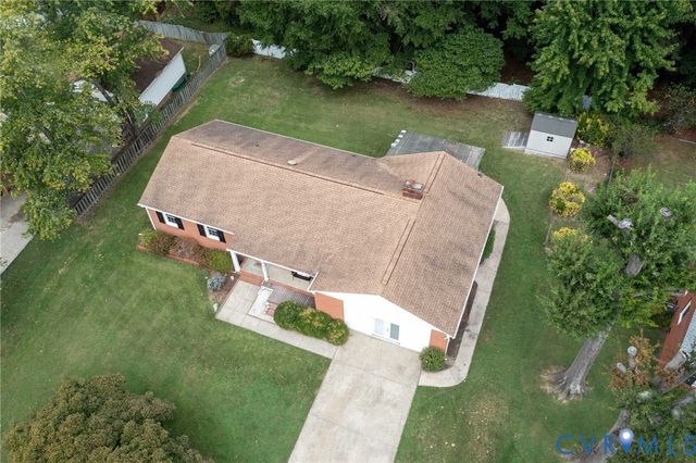 110 Hampton Dr, Colonial Heights, VA 23834