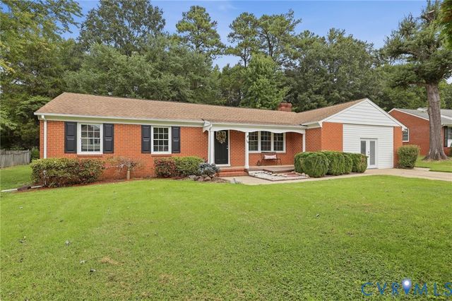 110 Hampton Dr, Colonial Heights, VA 23834