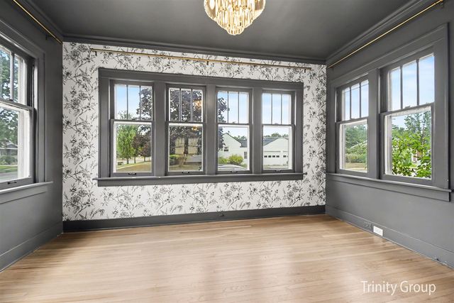 533 E Central Avenue, Zeeland, MI 49464