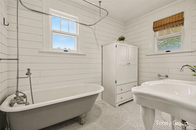 533 E Central Avenue, Zeeland, MI 49464