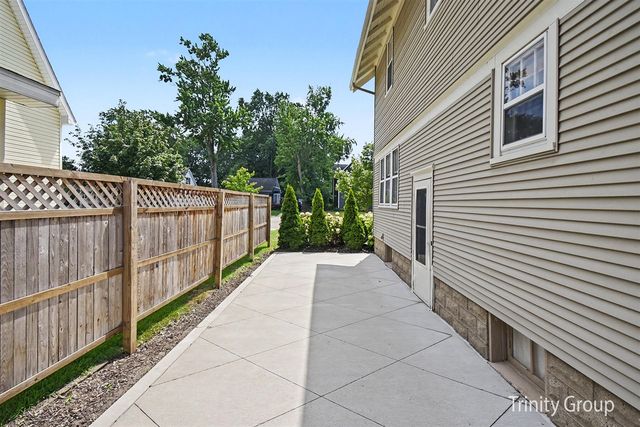 533 E Central Avenue, Zeeland, MI 49464