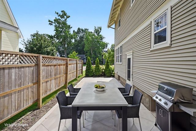 533 E Central Avenue, Zeeland, MI 49464