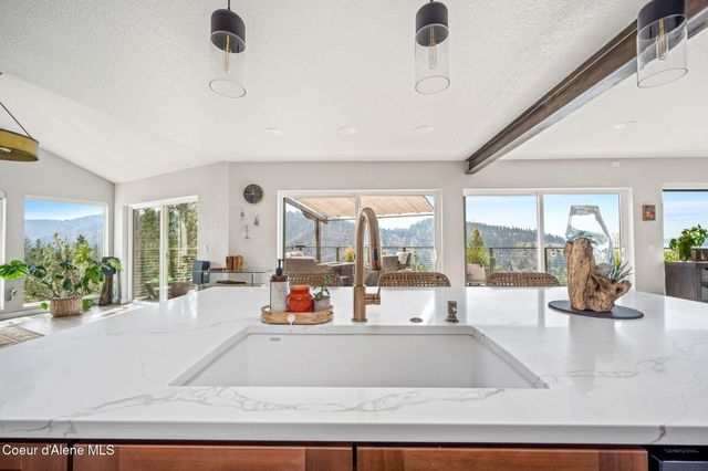 2920 E FERNAN HILL RD, Coeur D'alene, ID 83814