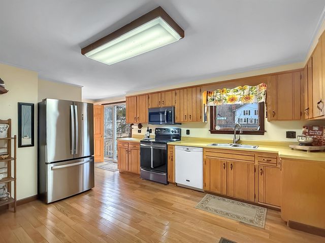 58 Pleasant Street, Colebrook, NH 03576