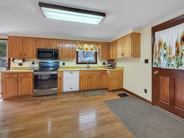 58 Pleasant Street, Colebrook, NH 03576