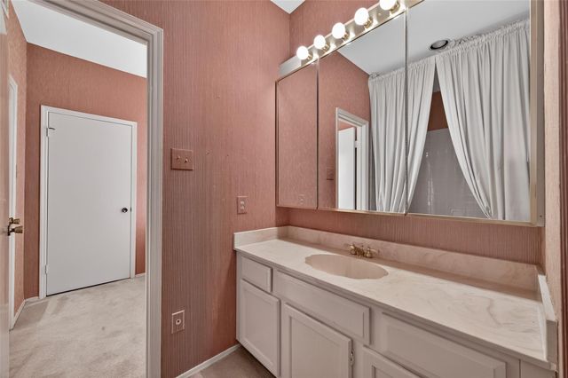 360 Wilcrest Drive 360, Houston, TX 77042