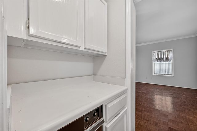 360 Wilcrest Drive 360, Houston, TX 77042