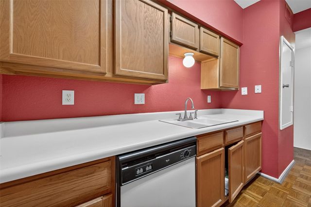 360 Wilcrest Drive 360, Houston, TX 77042