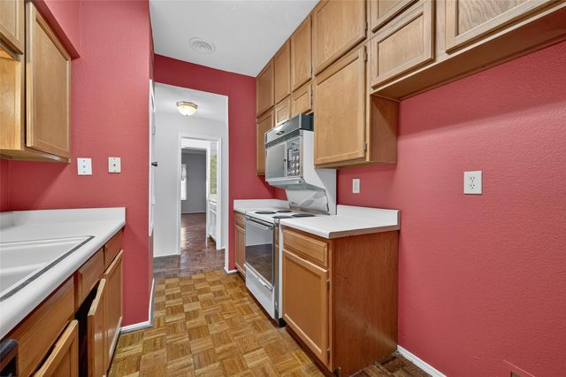 360 Wilcrest Drive 360, Houston, TX 77042