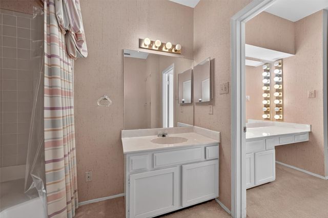 360 Wilcrest Drive 360, Houston, TX 77042