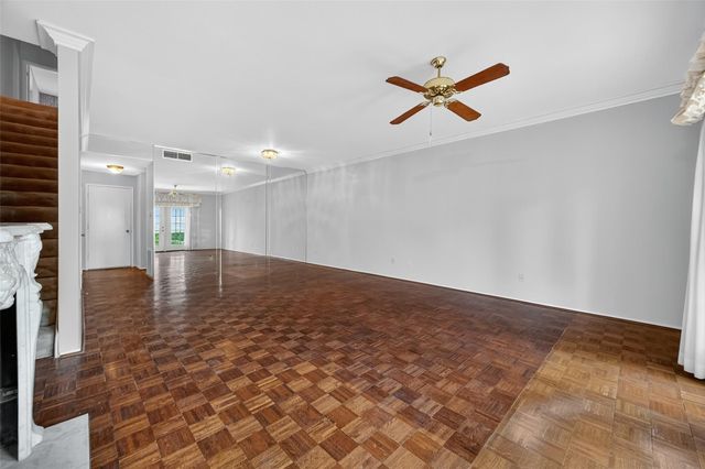 360 Wilcrest Drive 360, Houston, TX 77042