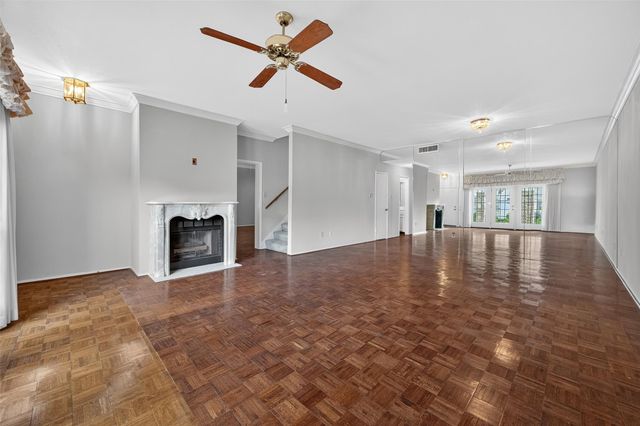 360 Wilcrest Drive 360, Houston, TX 77042