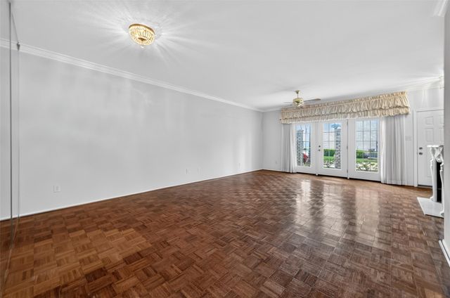 360 Wilcrest Drive 360, Houston, TX 77042