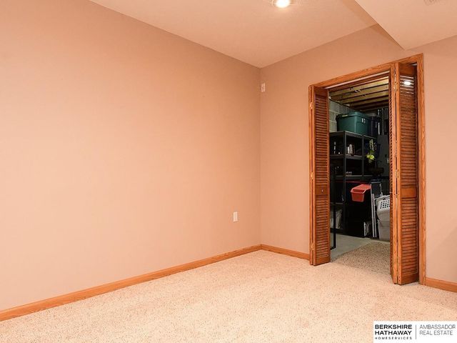 6008 S 159th Avenue, Omaha, NE 68135