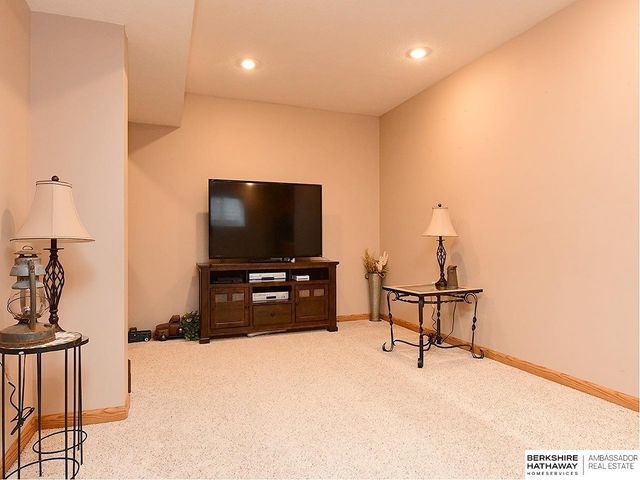 6008 S 159th Avenue, Omaha, NE 68135