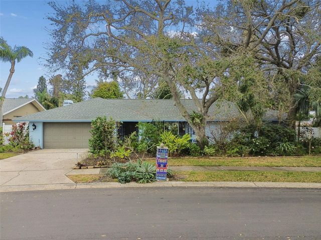 606 GROVEWOOD LANE, Largo, FL 33770