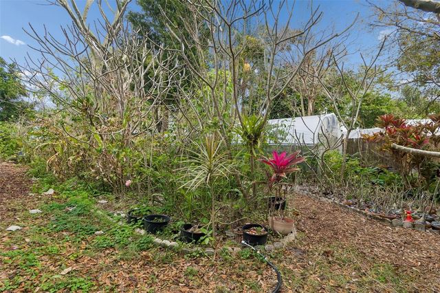 606 GROVEWOOD LANE, Largo, FL 33770