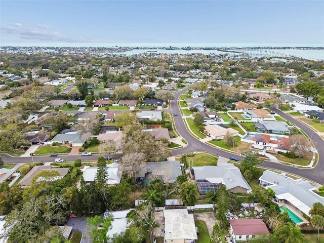 606 GROVEWOOD LANE, Largo, FL 33770