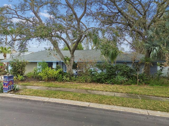 606 GROVEWOOD LANE, Largo, FL 33770