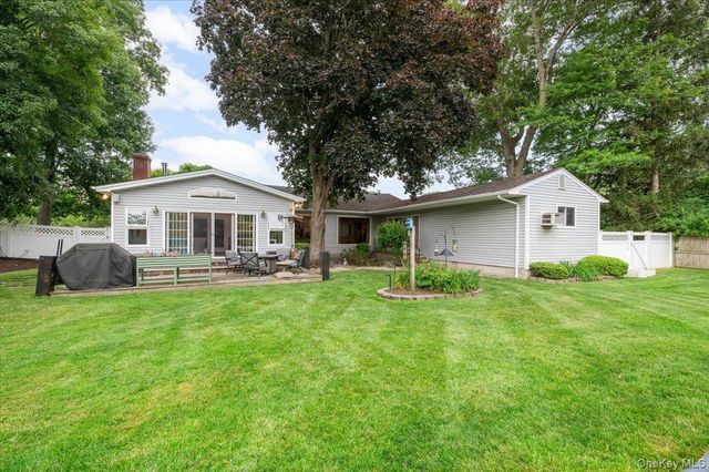 39 Merrivale Drive, Smithtown, NY 11787